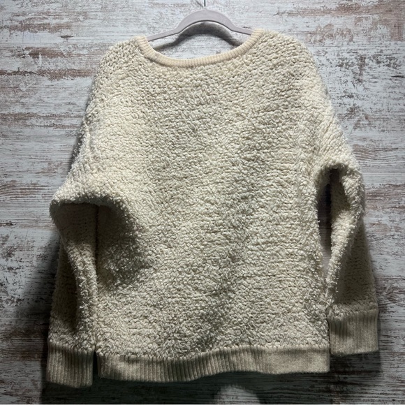 Rag & bone fuzzy Sherpa popcorn cream sweater size small. - Picture 4 of 7
